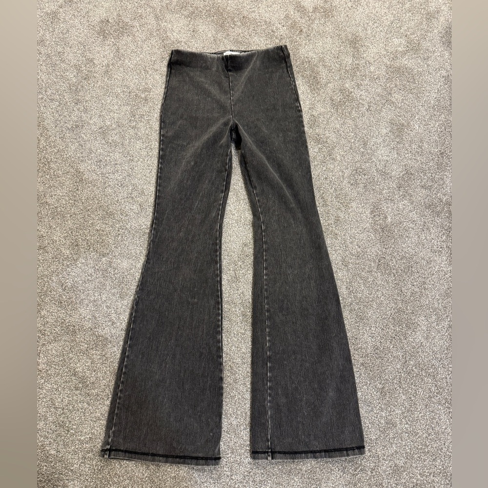 Good American Pull On Flare Pants Size Medium NWOT